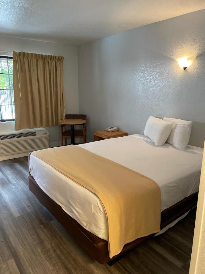 Premier Inns Thousand Oaks Exterior photo