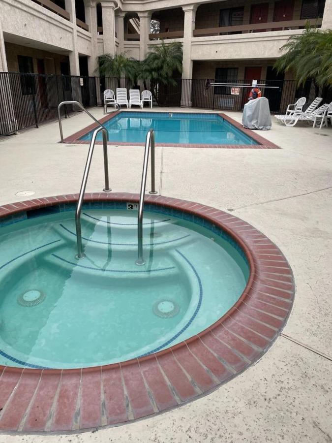 Premier Inns Thousand Oaks Exterior photo