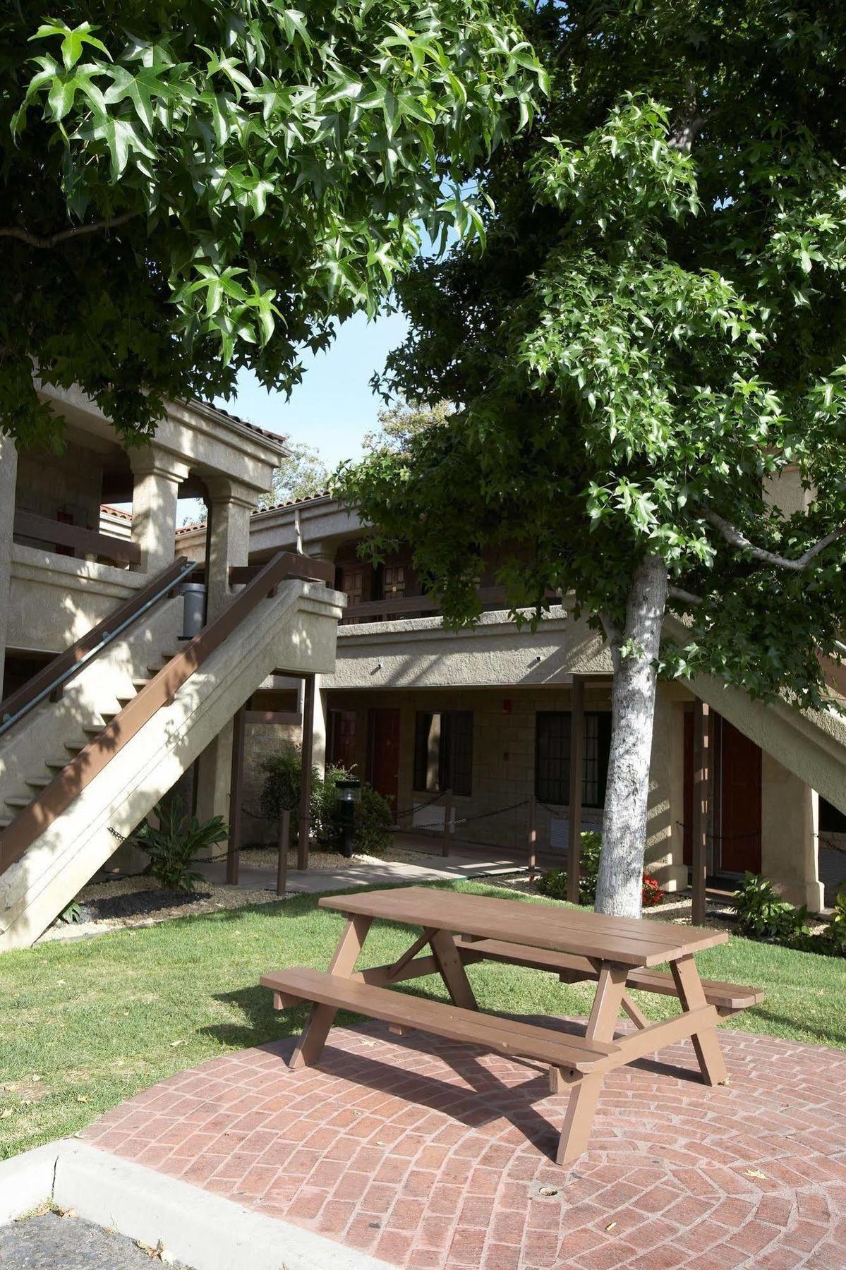 Premier Inns Thousand Oaks Exterior photo